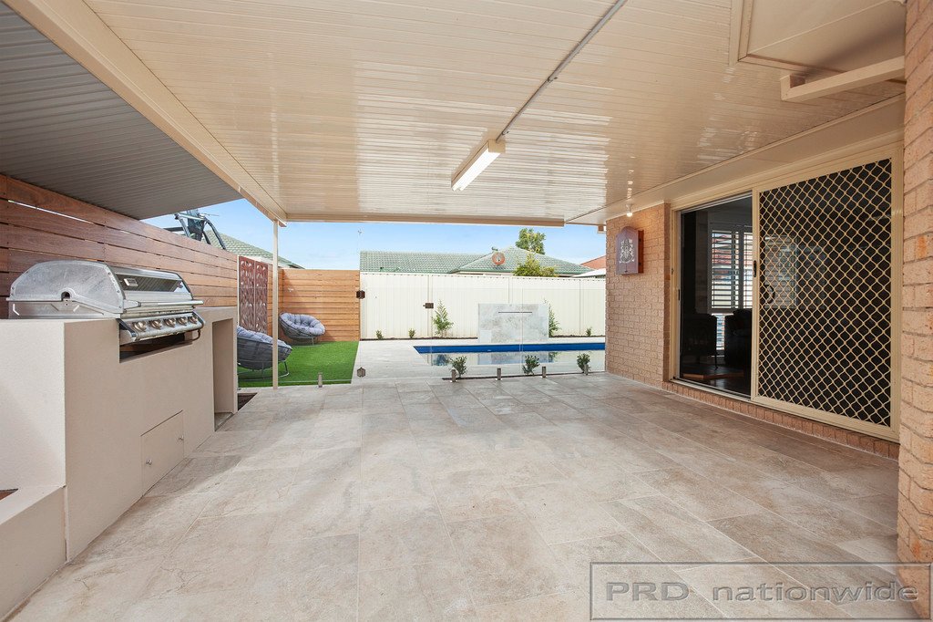15 Coburn Circuit METFORD 16