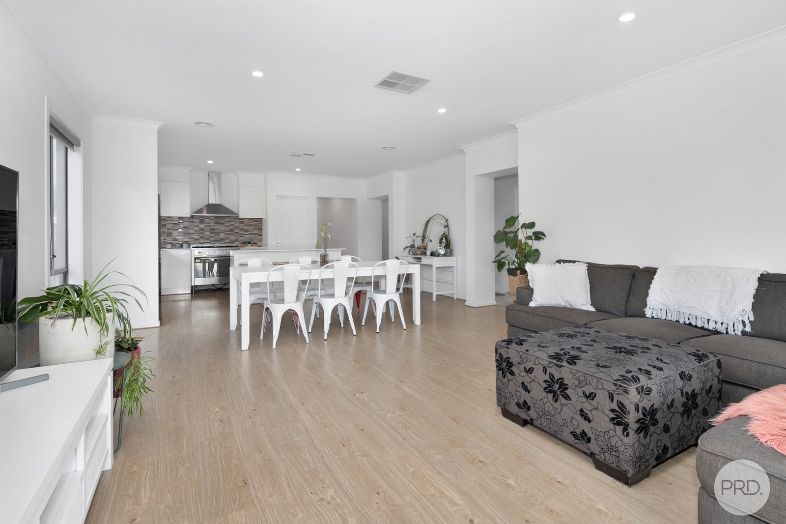 15 Cockatoo Drive WINTER VALLEY 1