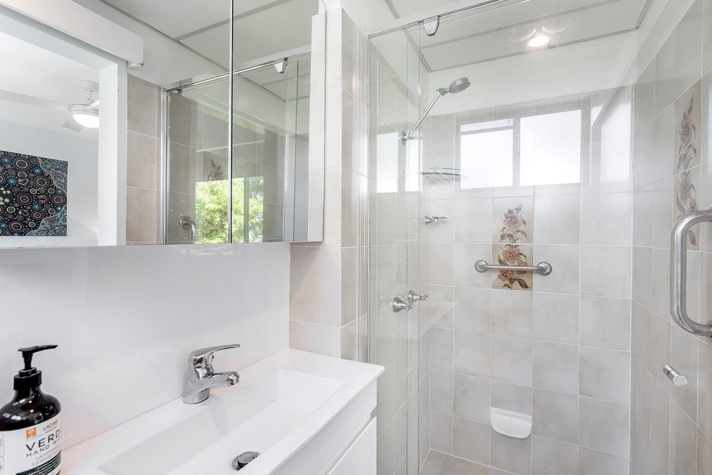 1/5 Columbia Close NELSON BAY 17