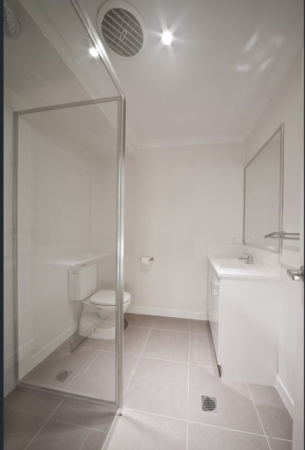 15 Companion Way CANNONVALE 6