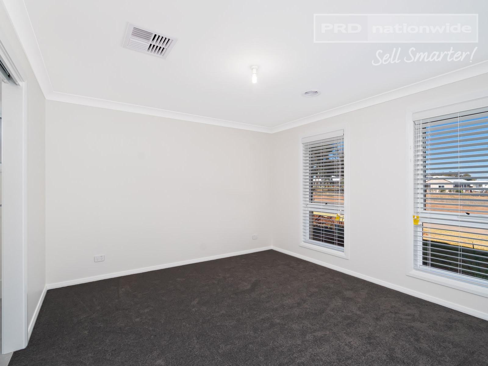 15 Coppabella Drive GOBBAGOMBALIN 5