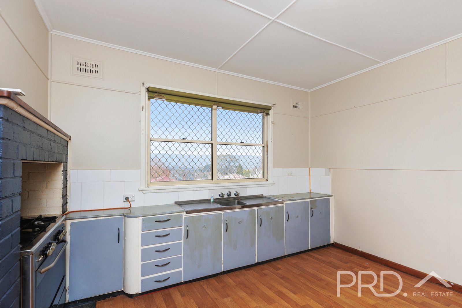 15 Corralyn Avenue BATLOW 4