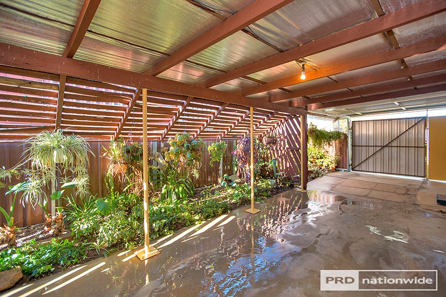 15 Crawford Street TAMWORTH 9