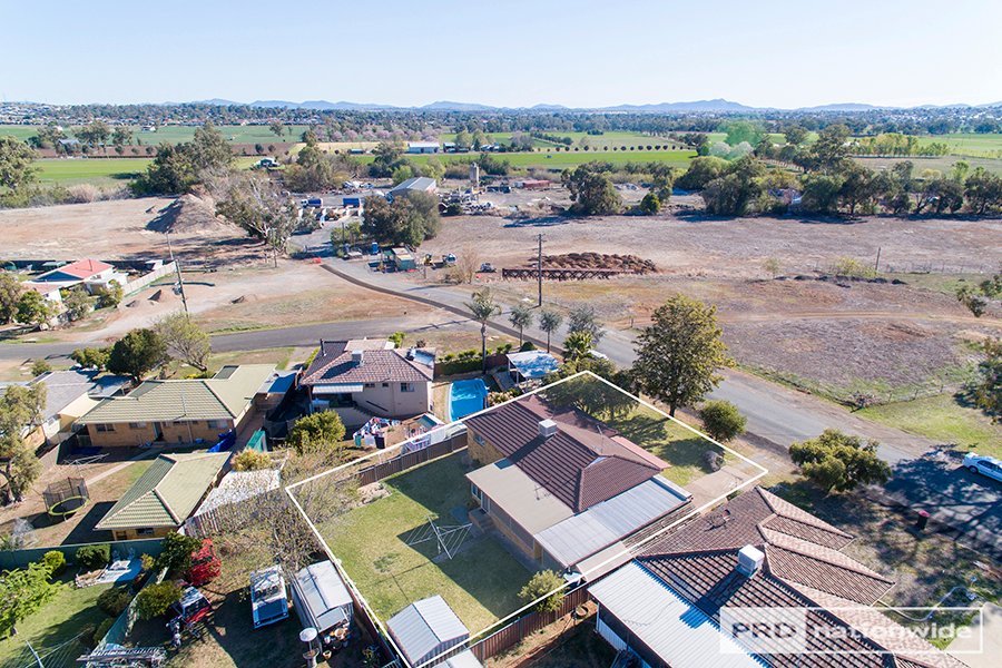 15 Crawford Street TAMWORTH 19