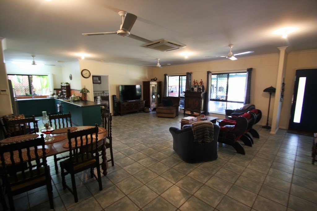 15 Curlew St  DJUGUN 4