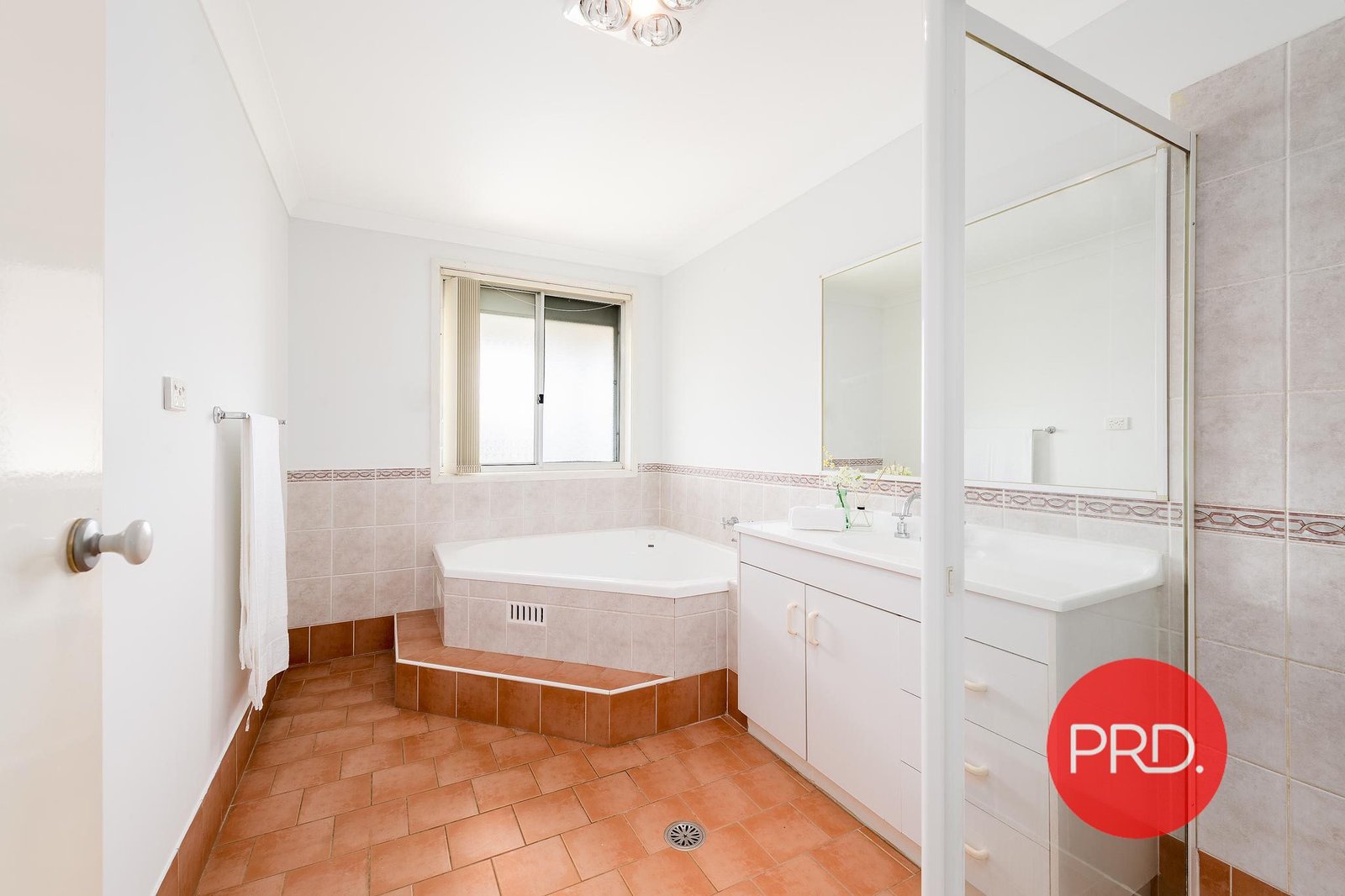 15 Cutcliffe Avenue REGENTS PARK 9