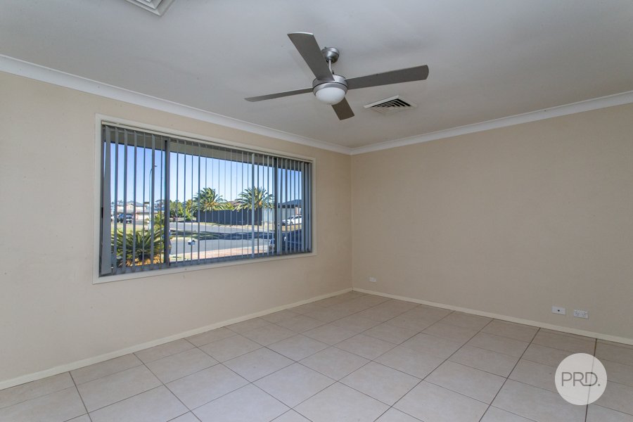 15 Damien Avenue SOUTH PENRITH 2