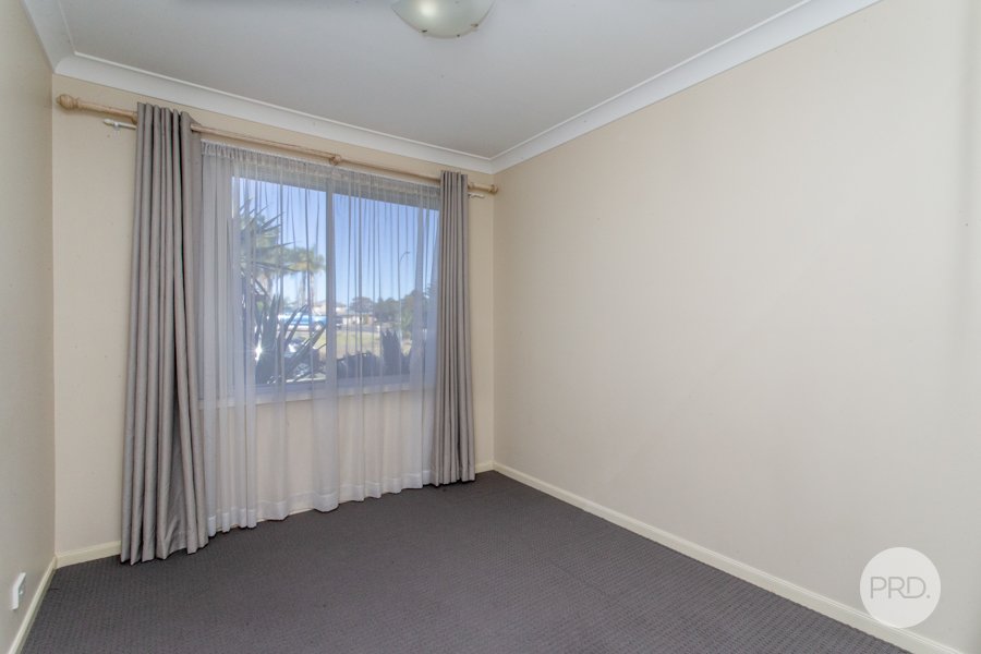 15 Damien Avenue SOUTH PENRITH 4