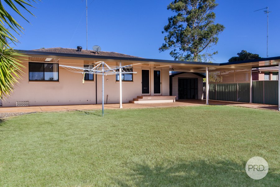 15 Damien Avenue SOUTH PENRITH 8