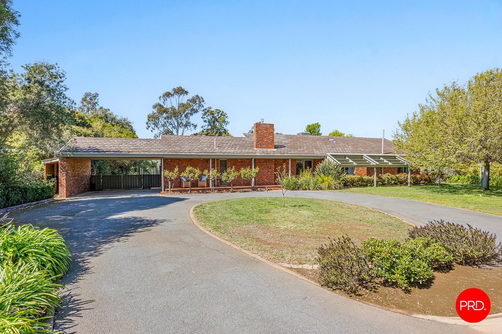 15 Dean Drive KIALLA 1