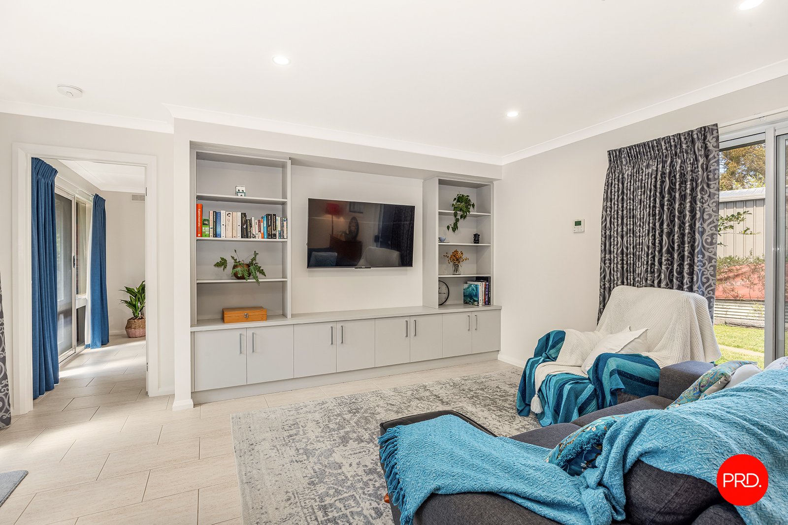 15 Dean Drive KIALLA 12