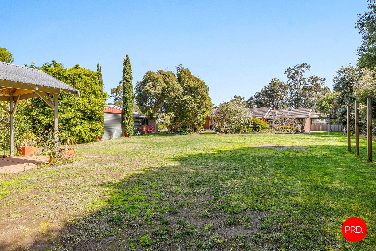 15 Dean Drive KIALLA 25