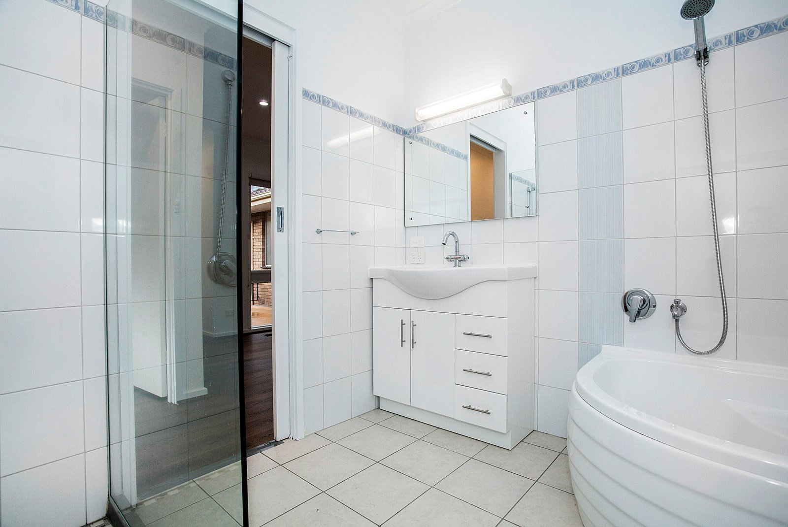 Real Estate and Property in 15 Dellfield Drive, Templestowe Lower, VIC