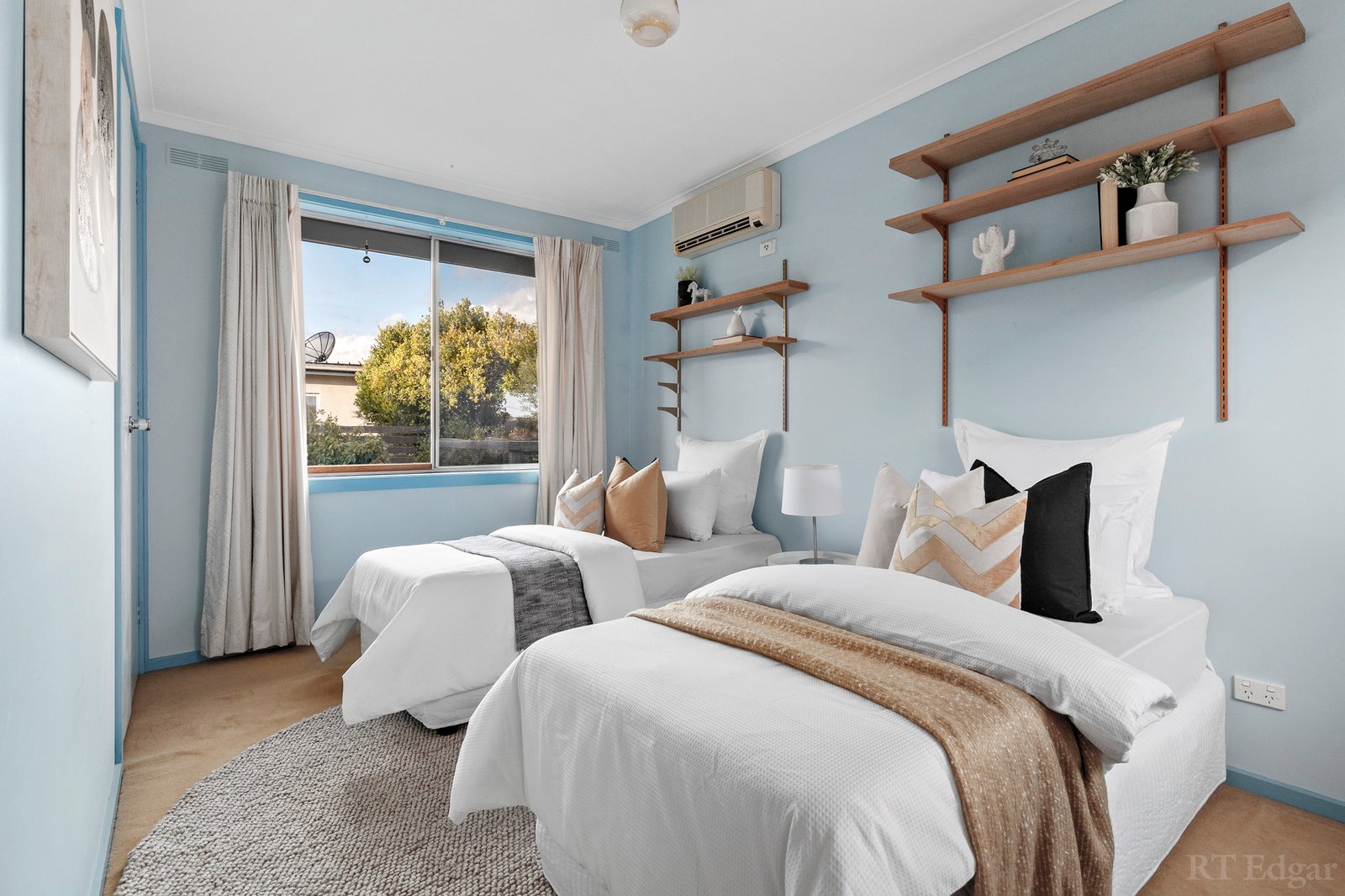 Real Estate and Property in 15 Dellfield Drive, Templestowe Lower, VIC