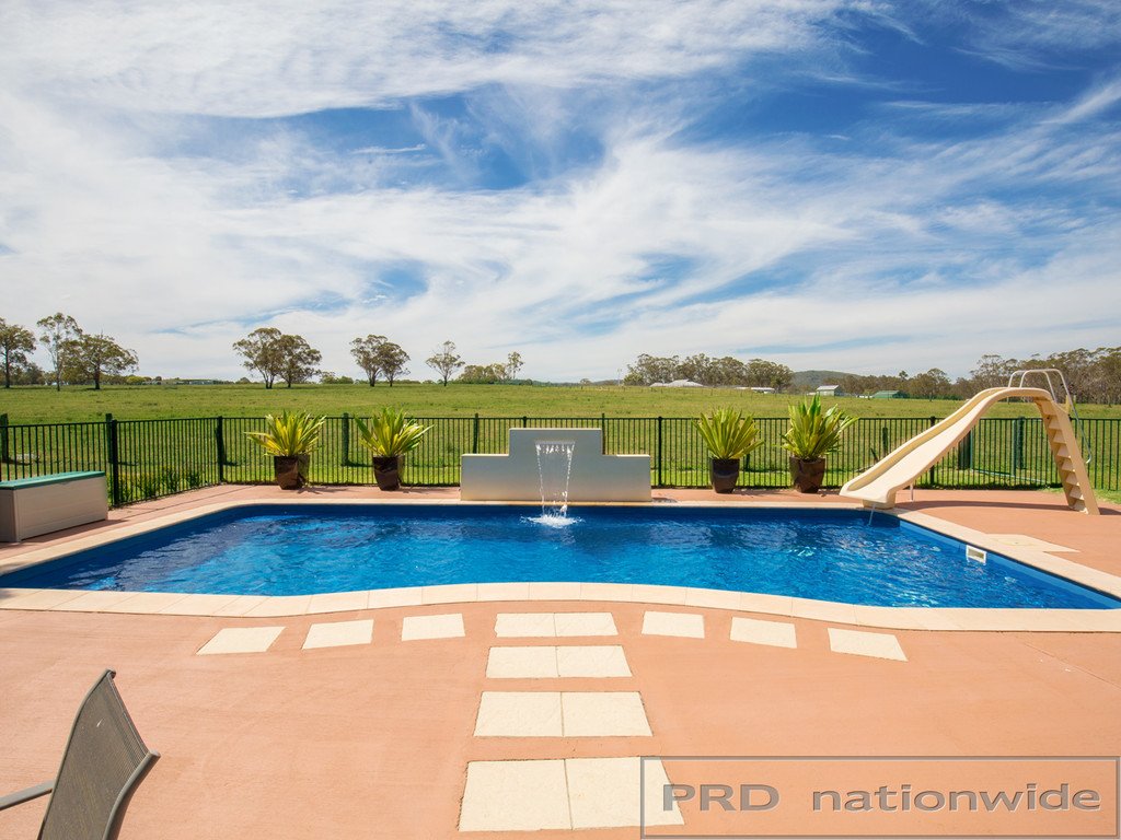 15 Diamantina Place WALLALONG 1