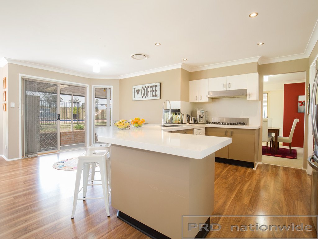 15 Diamantina Place WALLALONG 5