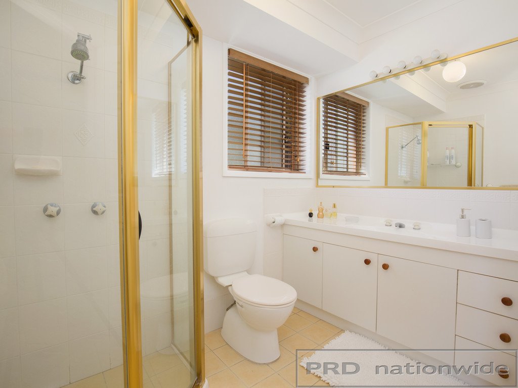 15 Diamantina Place WALLALONG 12