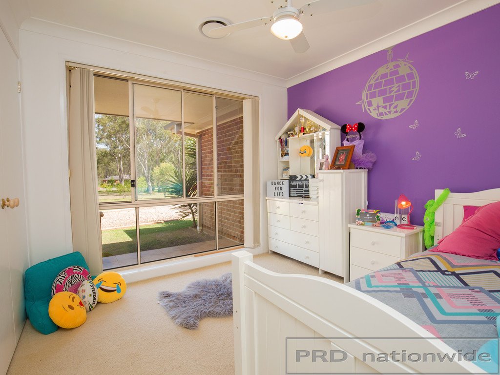 15 Diamantina Place WALLALONG 14
