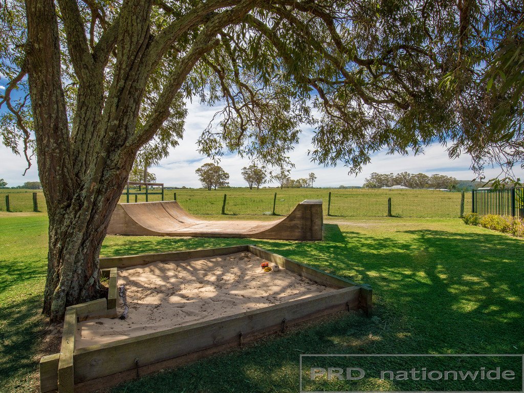 15 Diamantina Place WALLALONG 19