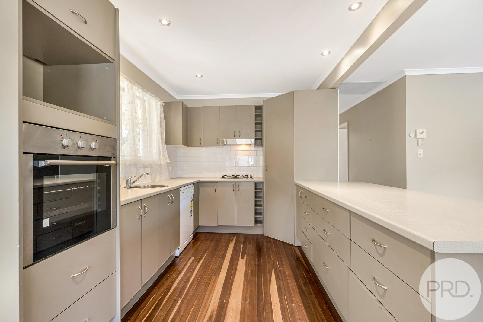 15 Dinterra Avenue FERNY HILLS 8