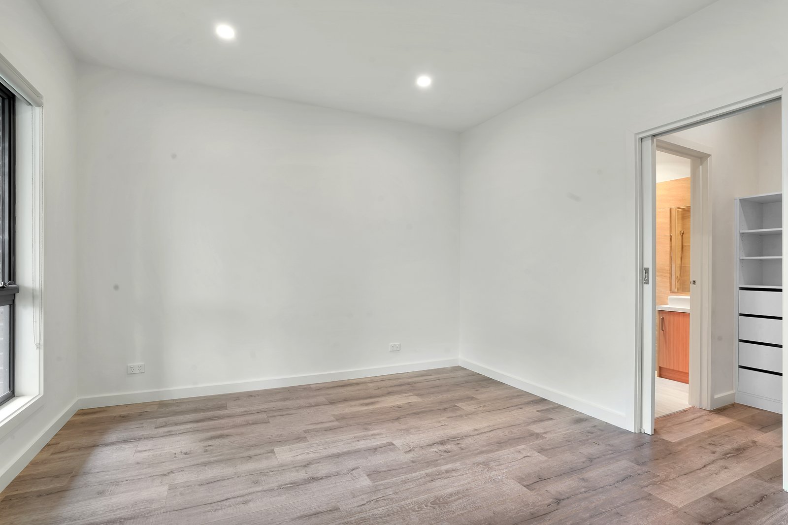 Gallery: 1/5 Dobson Avenue