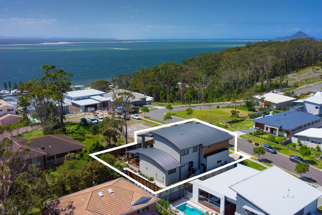 15 Dockside Avenue CORLETTE 25