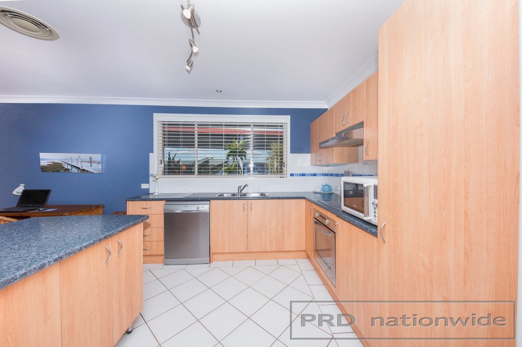 15 Drummond Ave  LARGS 4