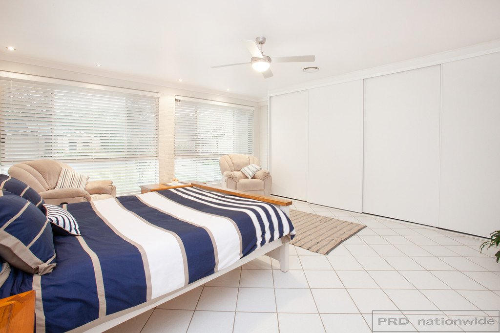 15 Drummond Ave  LARGS 7