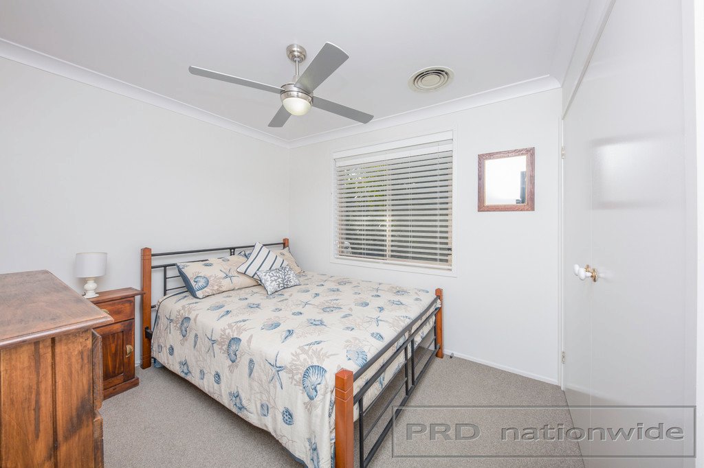 15 Drummond Ave  LARGS 8