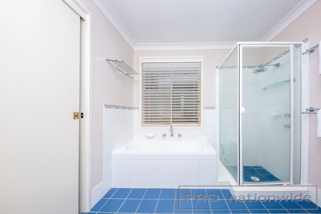 15 Drummond Ave  LARGS 12