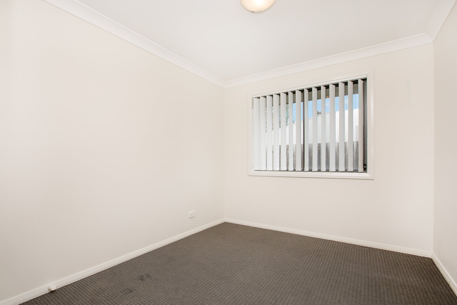 15 Dunnart Street ABERGLASSLYN 12