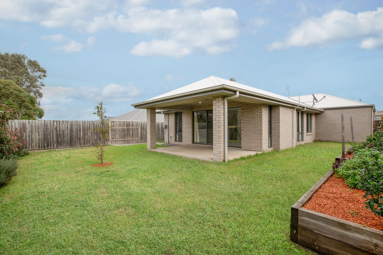 15 Dunnart Street ABERGLASSLYN 16