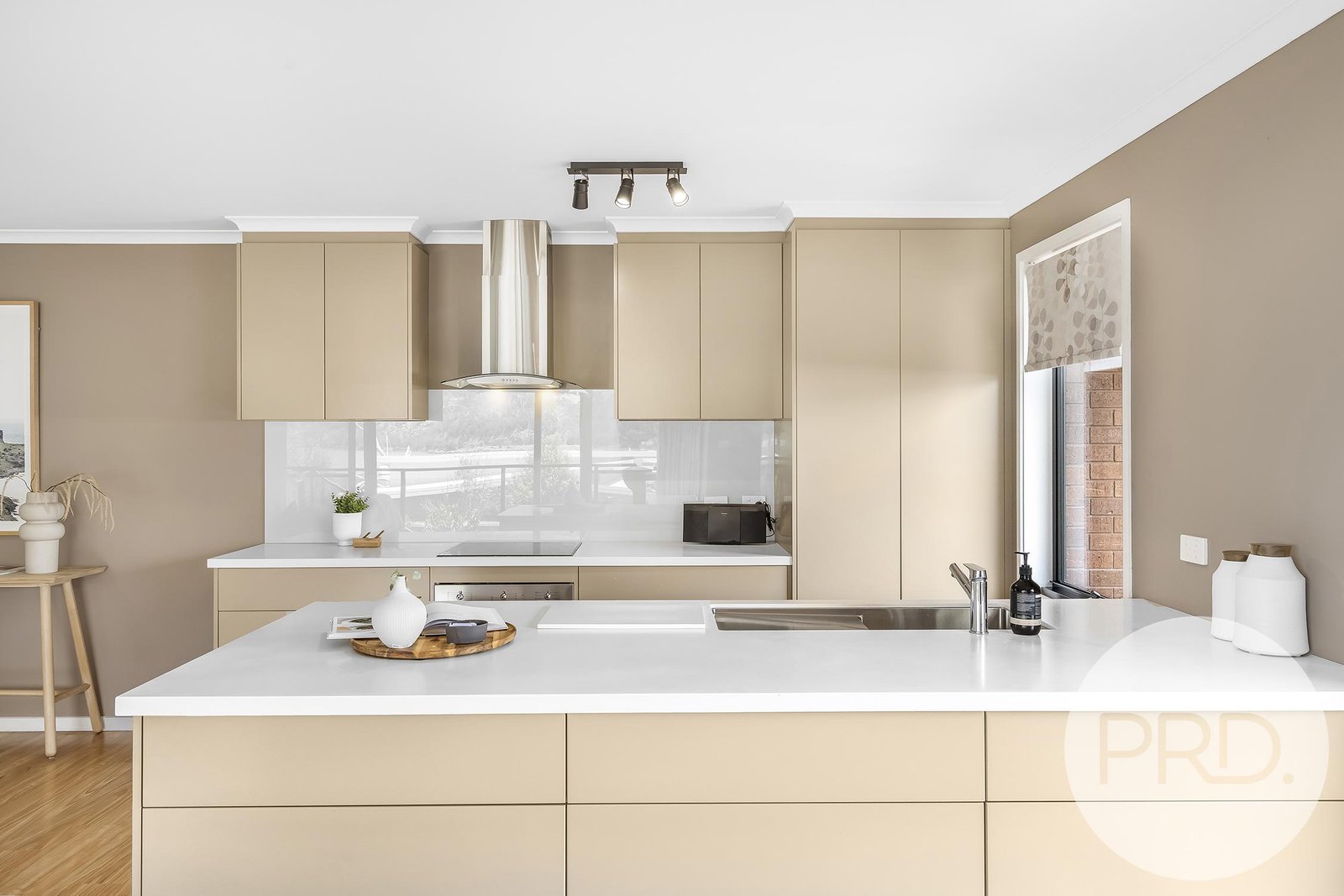 15 Eaves Court OLD BEACH 13