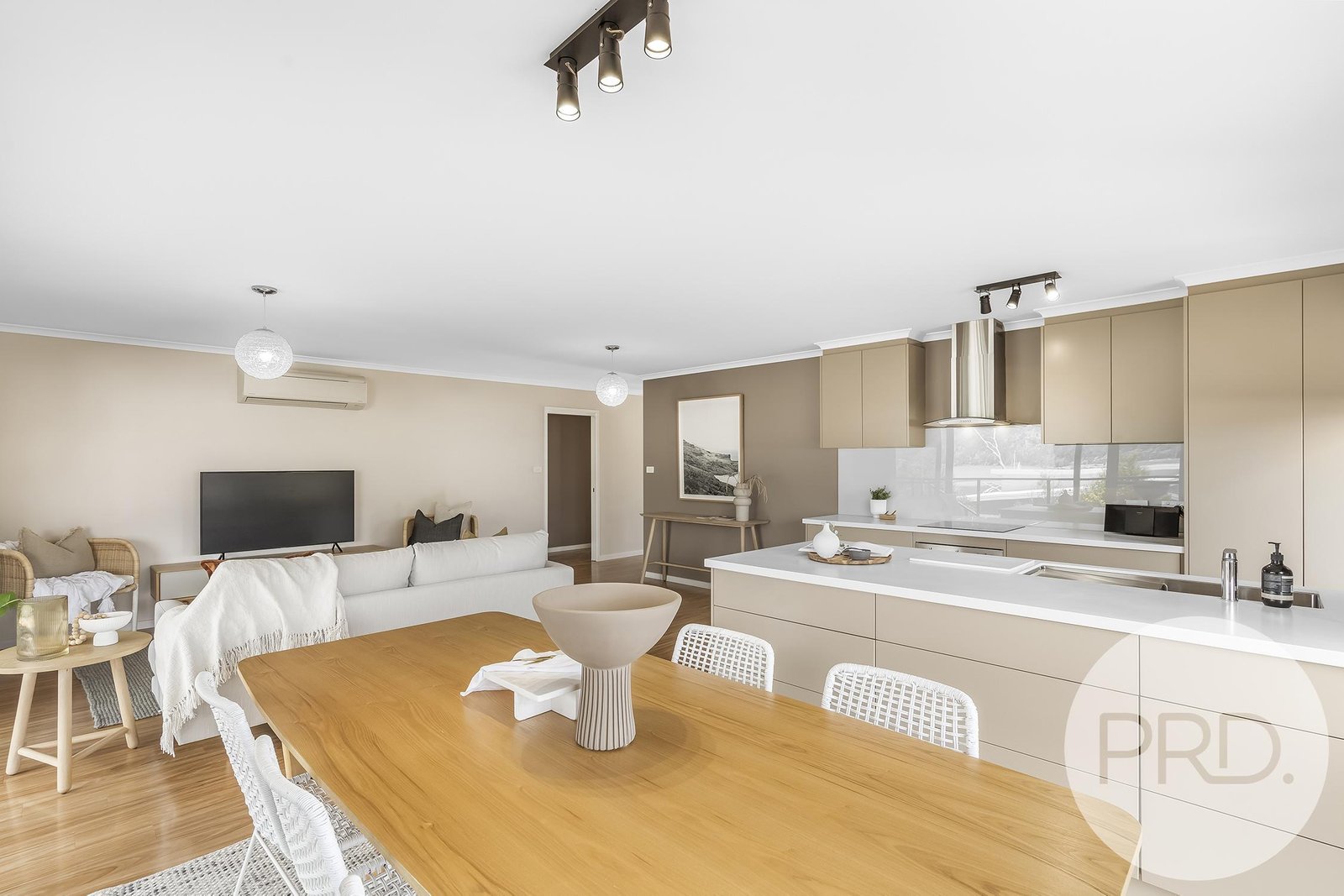 15 Eaves Court OLD BEACH 16