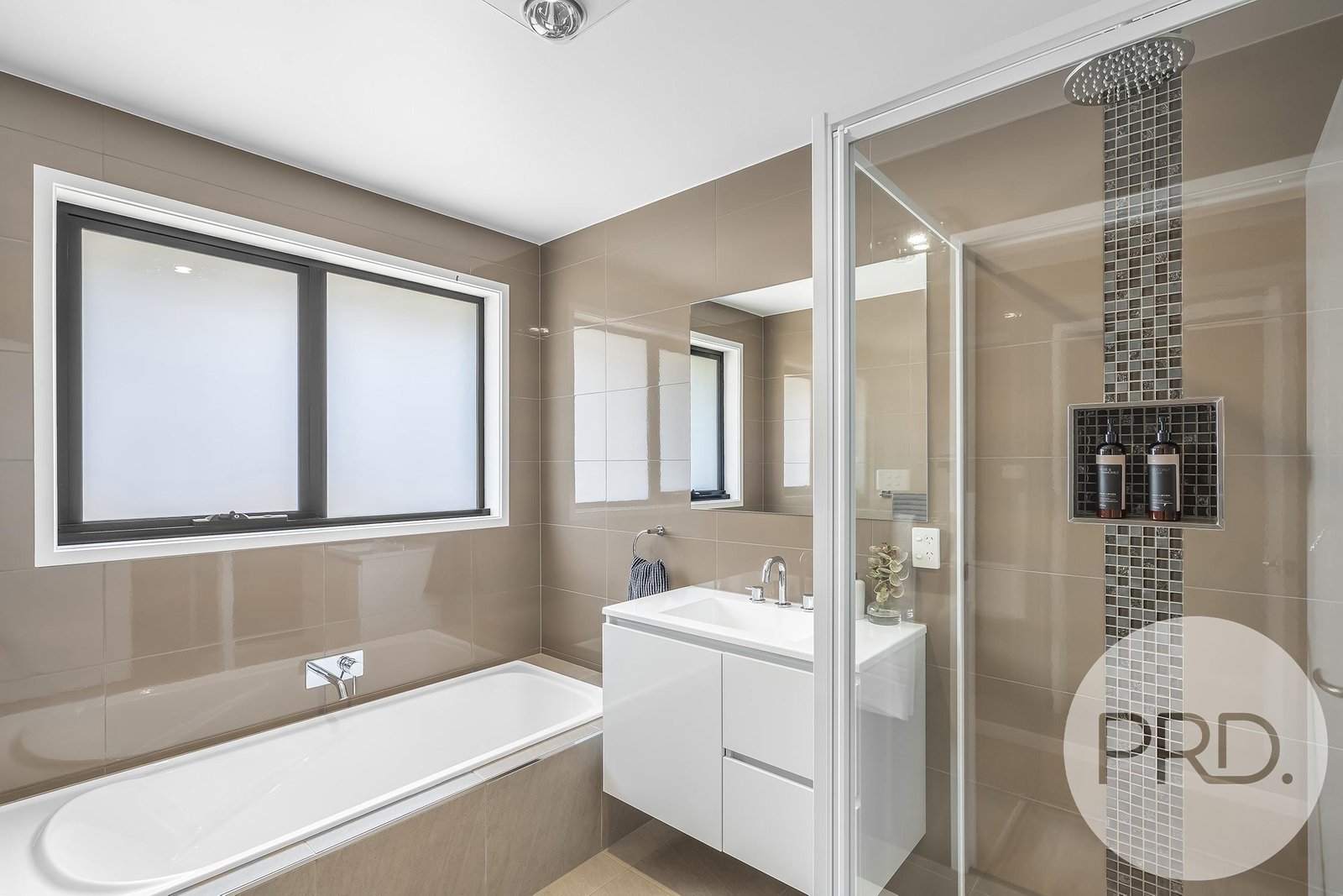 15 Eaves Court OLD BEACH 32