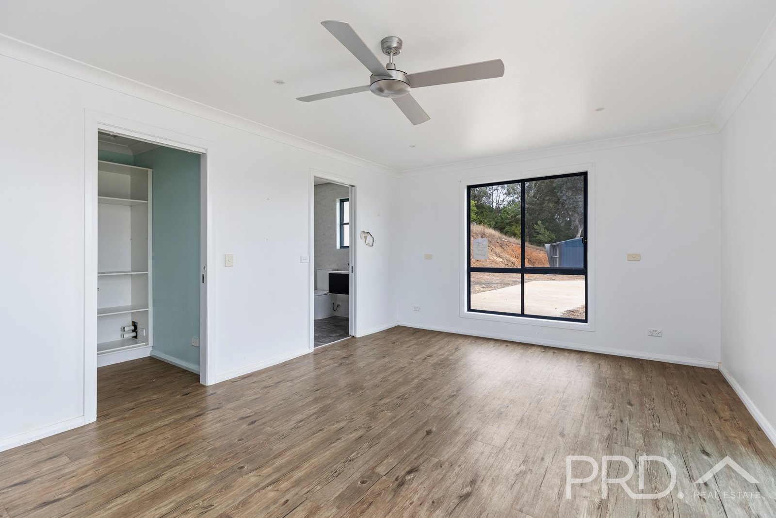 15 Eberlin Place TUMUT 9