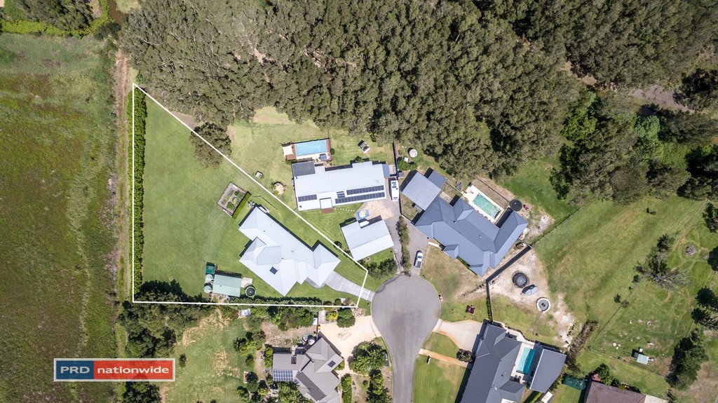 15 Echo Place,  ONE MILE 7