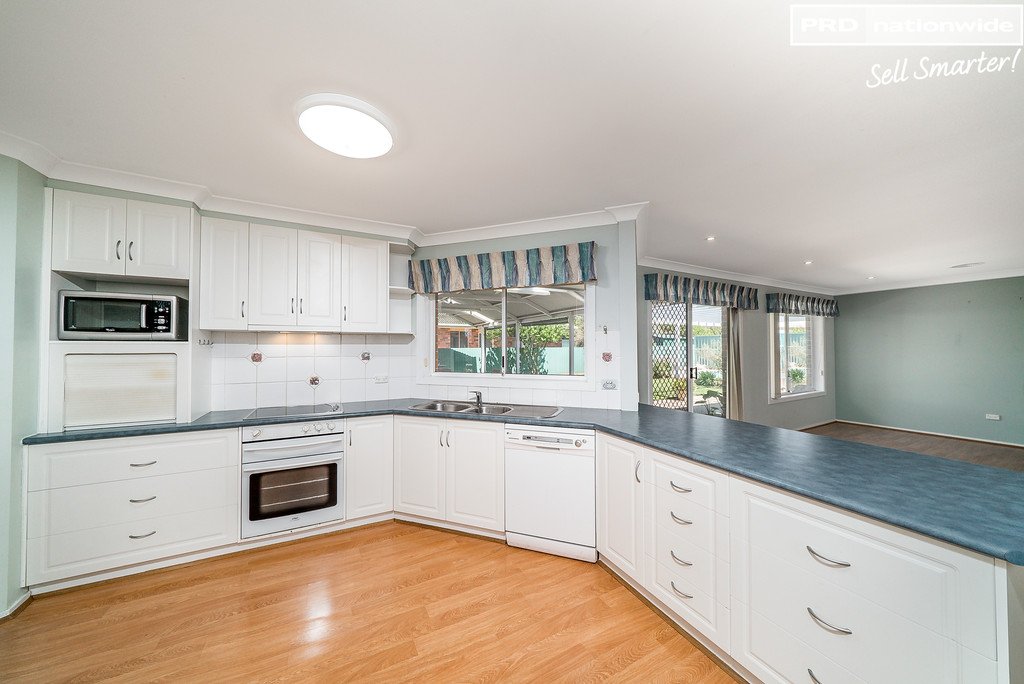 15 Elanora Place GLENFIELD PARK 2