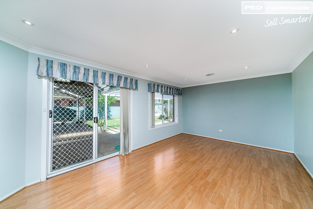 15 Elanora Place GLENFIELD PARK 4