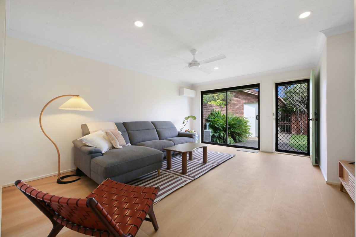 1/5 Elwood Court Burleigh Waters 2