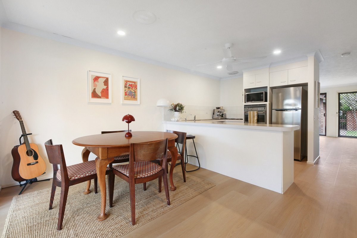 1/5 Elwood Court Burleigh Waters 3