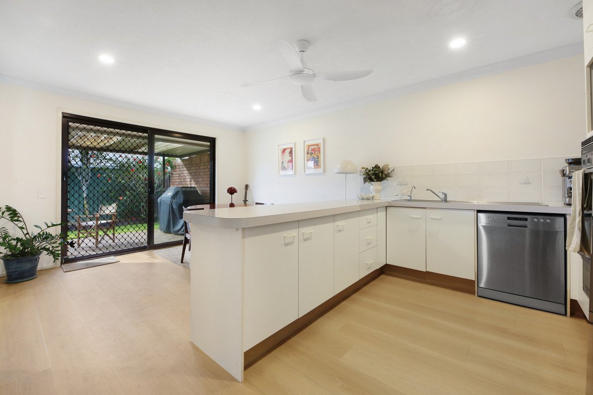 1/5 Elwood Court Burleigh Waters 4