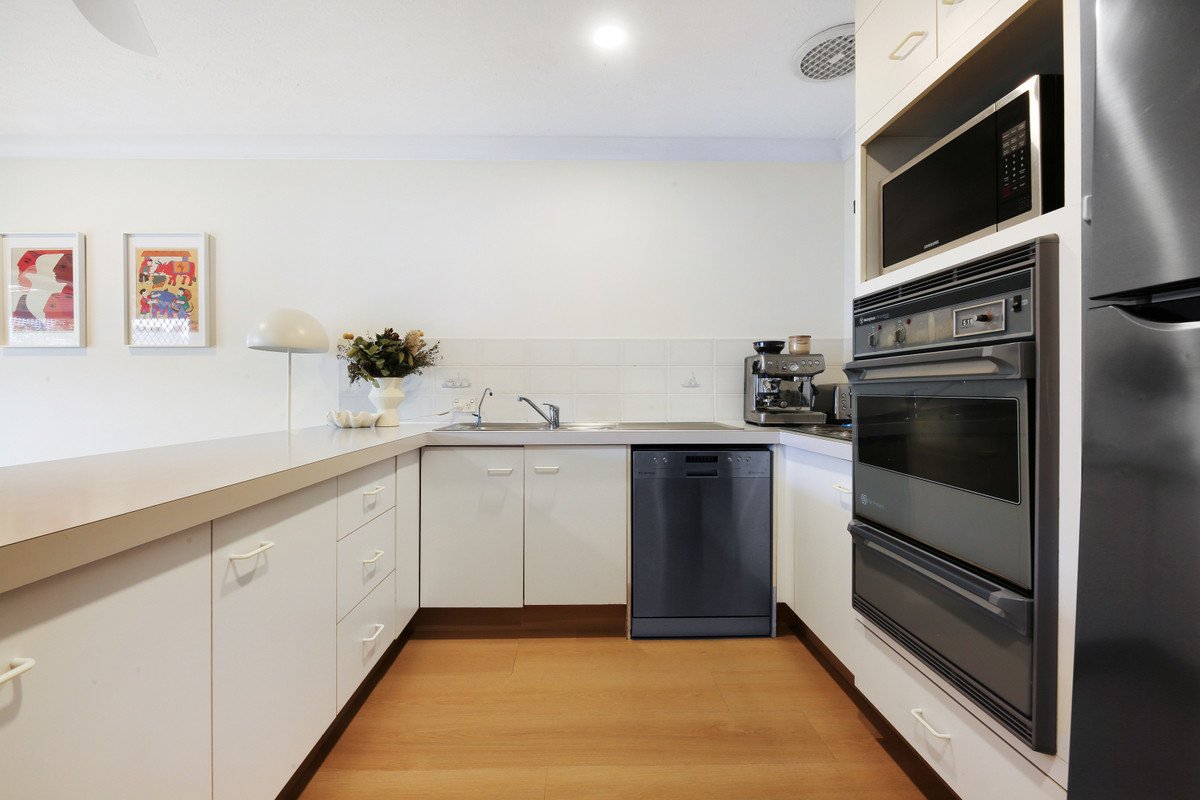 1/5 Elwood Court Burleigh Waters 5
