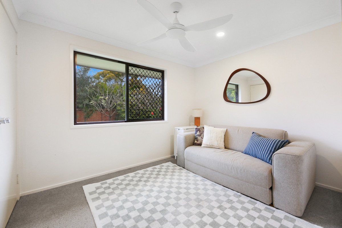 1/5 Elwood Court Burleigh Waters 9