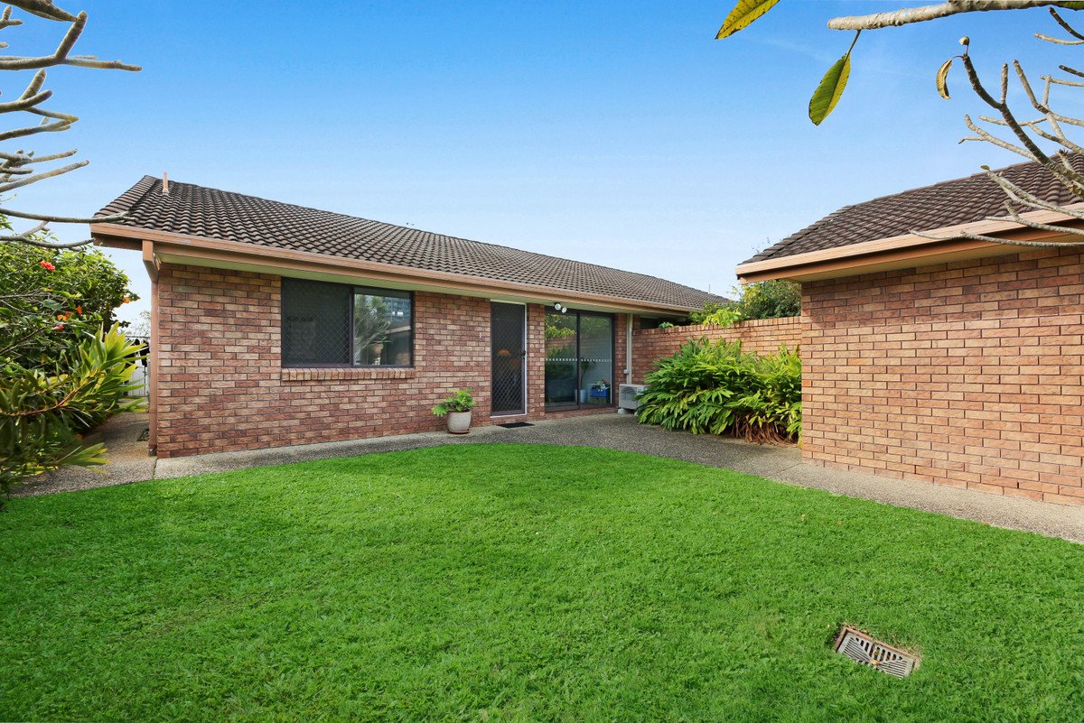 1/5 Elwood Court Burleigh Waters 11