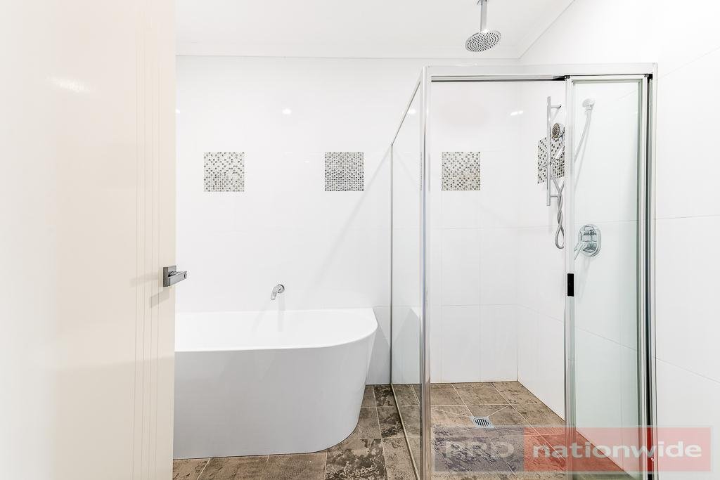 15 Enright Street EAST HILLS 6