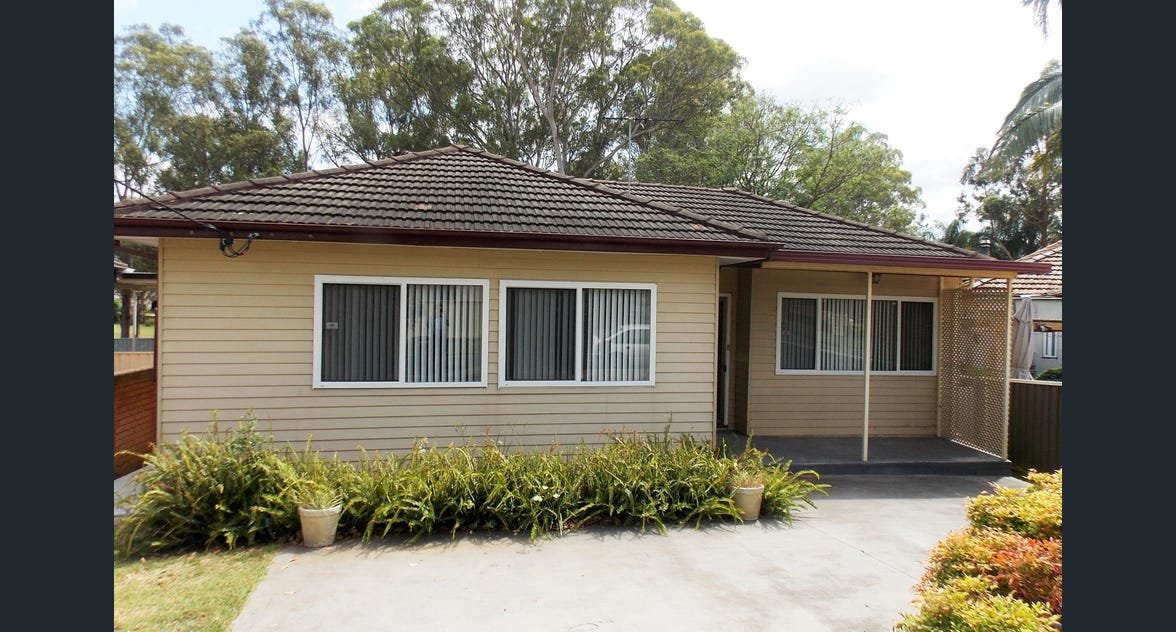 15 Epping Cl  Cambridge Park 1