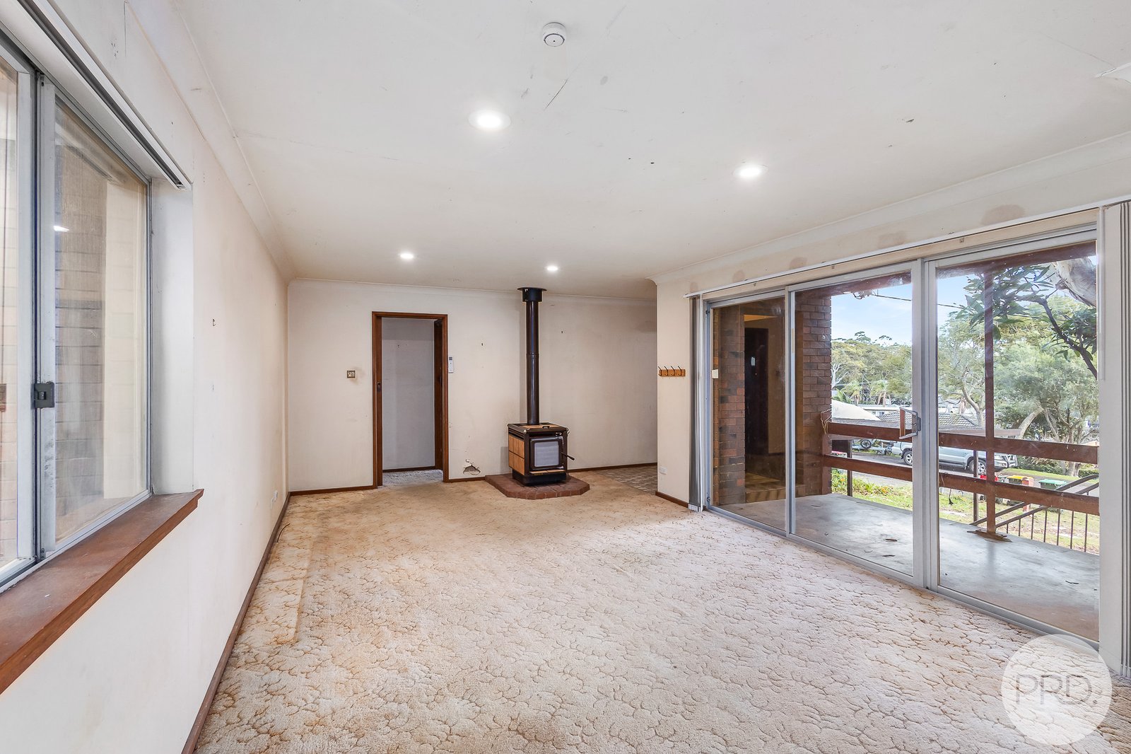 15 Essendene Road SHOAL BAY 8