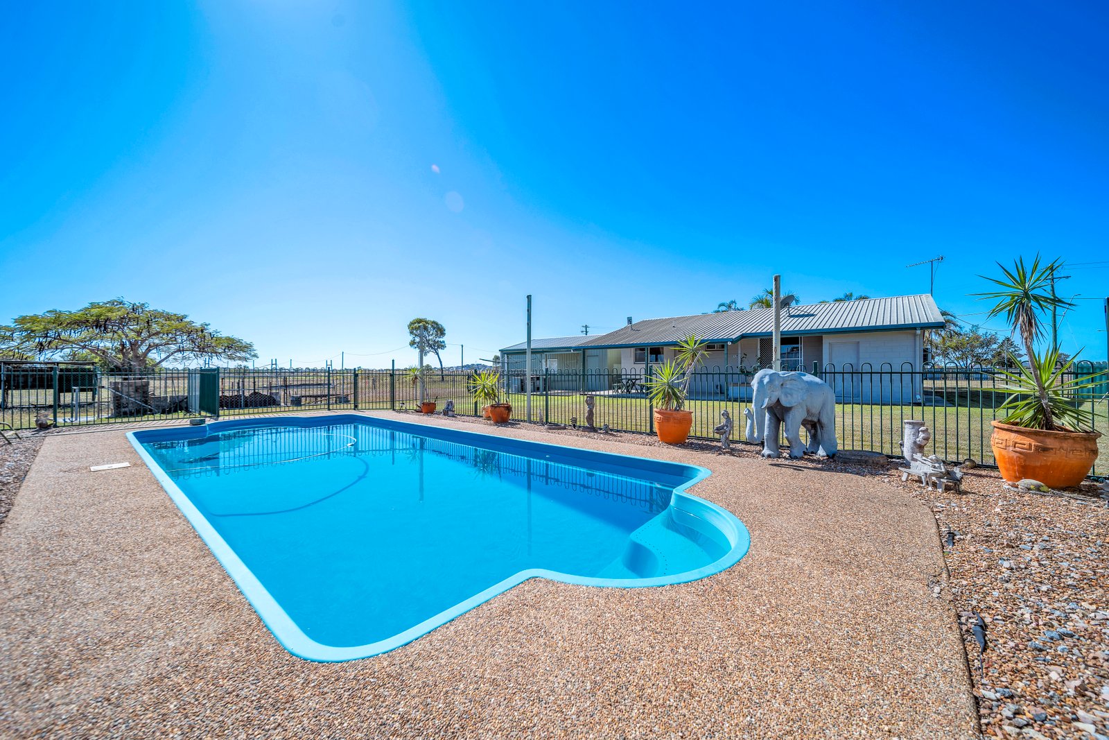 15 Eyles Road BOWEN 1