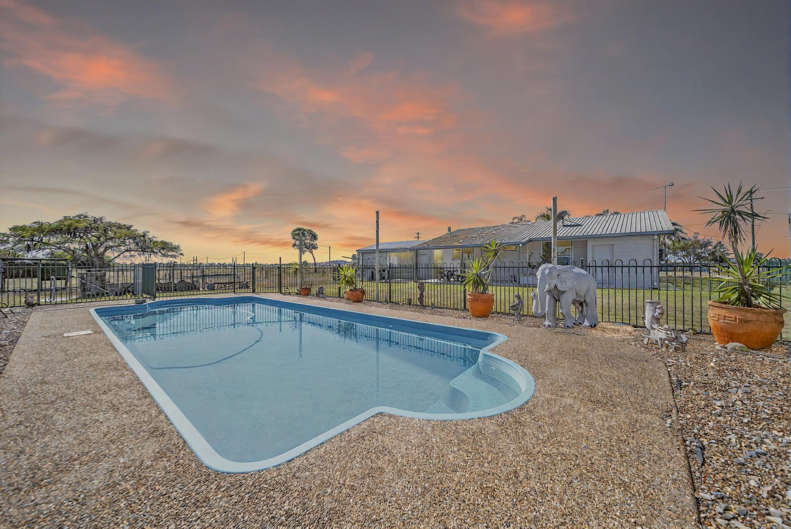 15 Eyles Road BOWEN 8